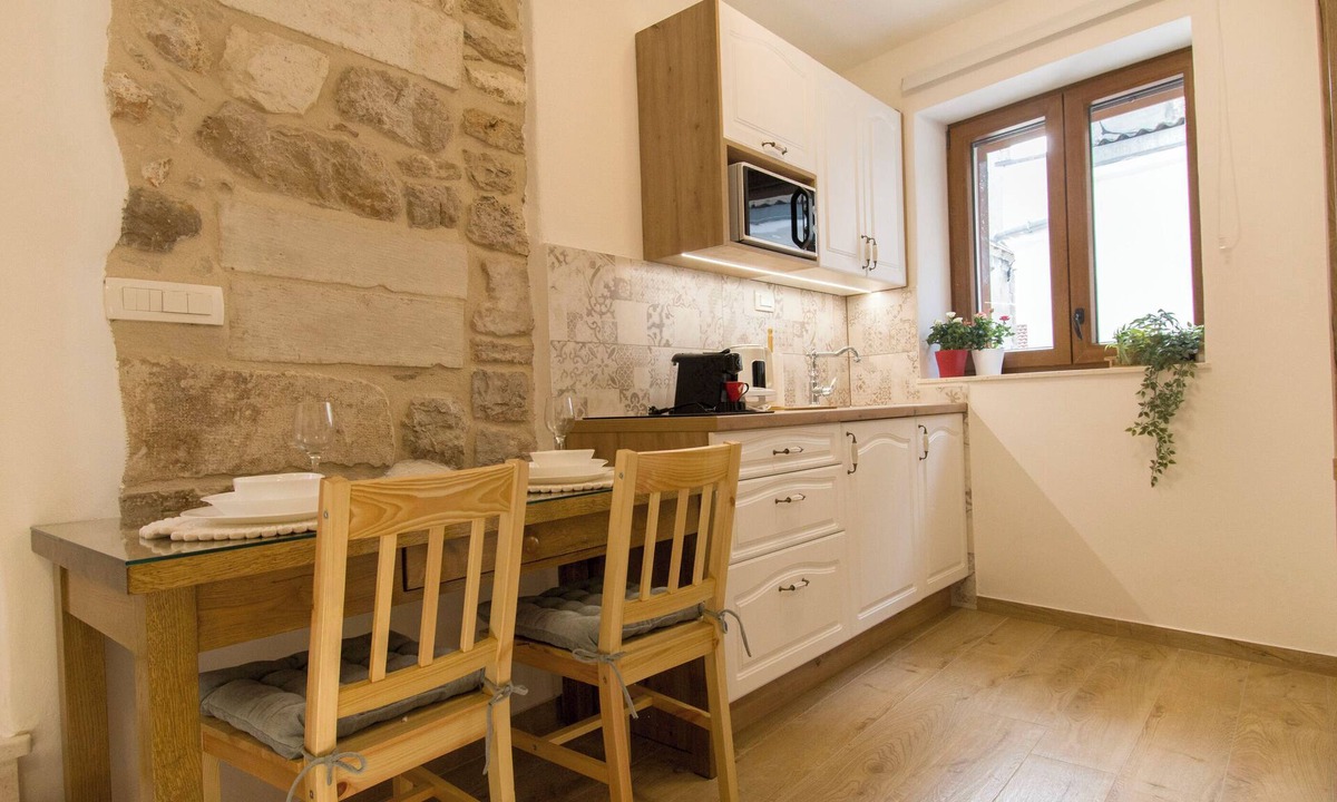 Plisac Apartment | Apartment Shibenik Redemption (122281-A1) - Sibenik