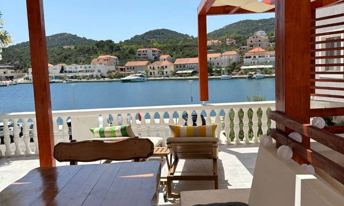 Island Dugi Otok Apartment | Apartment Svetka - 10m from the sea: A3(2+2) - Sali, Island Dugi otok, Croatia