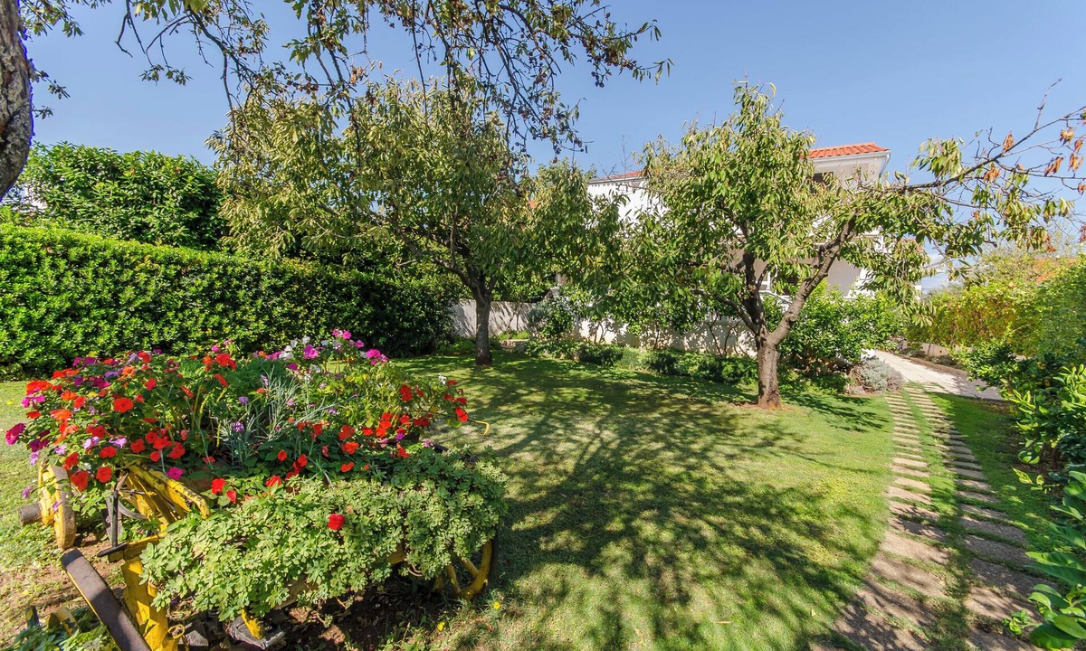 Vodice Apartment | Apartment Tonkica Flower Garden (11201-A1) - Vodice