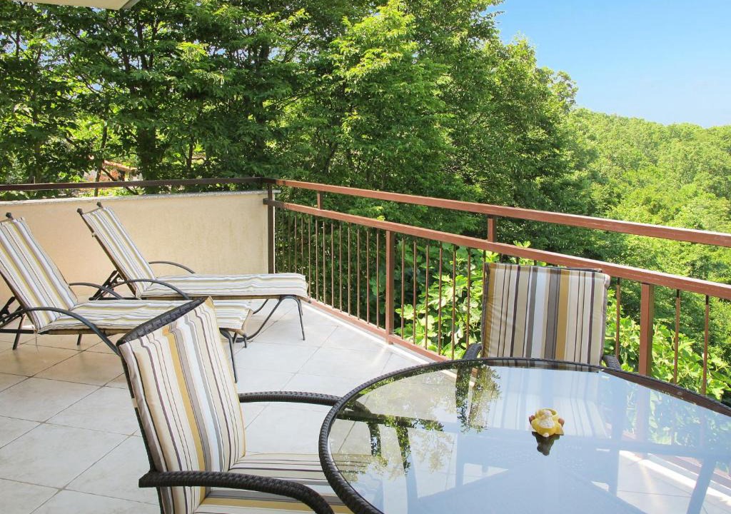 Milohnici Apartment | Apartment Urdih-1 by Interhome