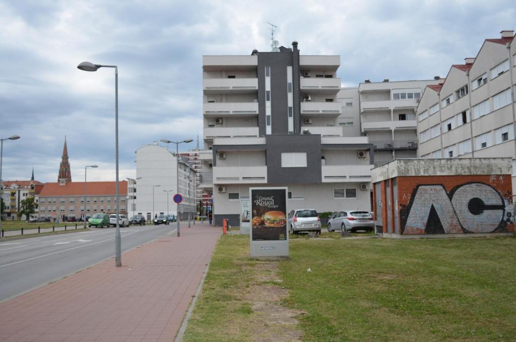 Osijek Apartment | Apartment Viktor,parking