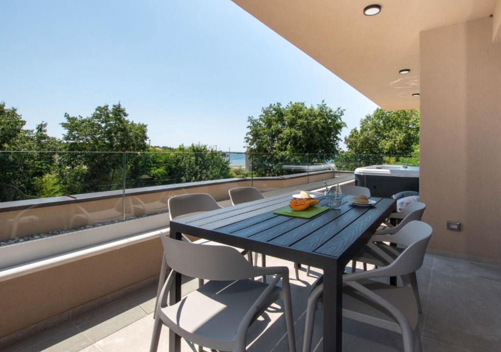 Karigador Apartment | Apartment Villa Querchus by Interhome