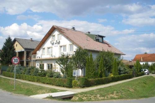 Svajcarnica House | Apartments and rooms with parking space Bilje, Slavonija - 25232