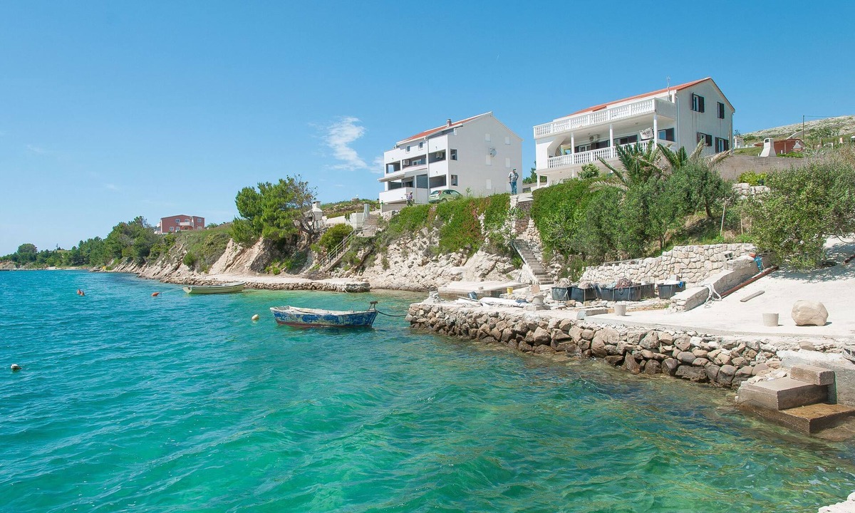 Vlasici Apartment | Apartments Beachfront Ante (28991-A4) - Vlasici - island Pag