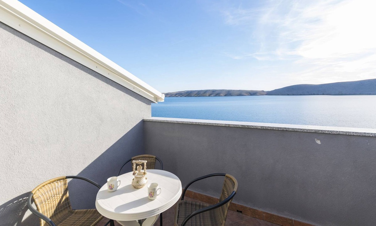 Vlasici Apartment | Apartments Beachfront Ante (28991-A7) - Vlasici - island Pag
