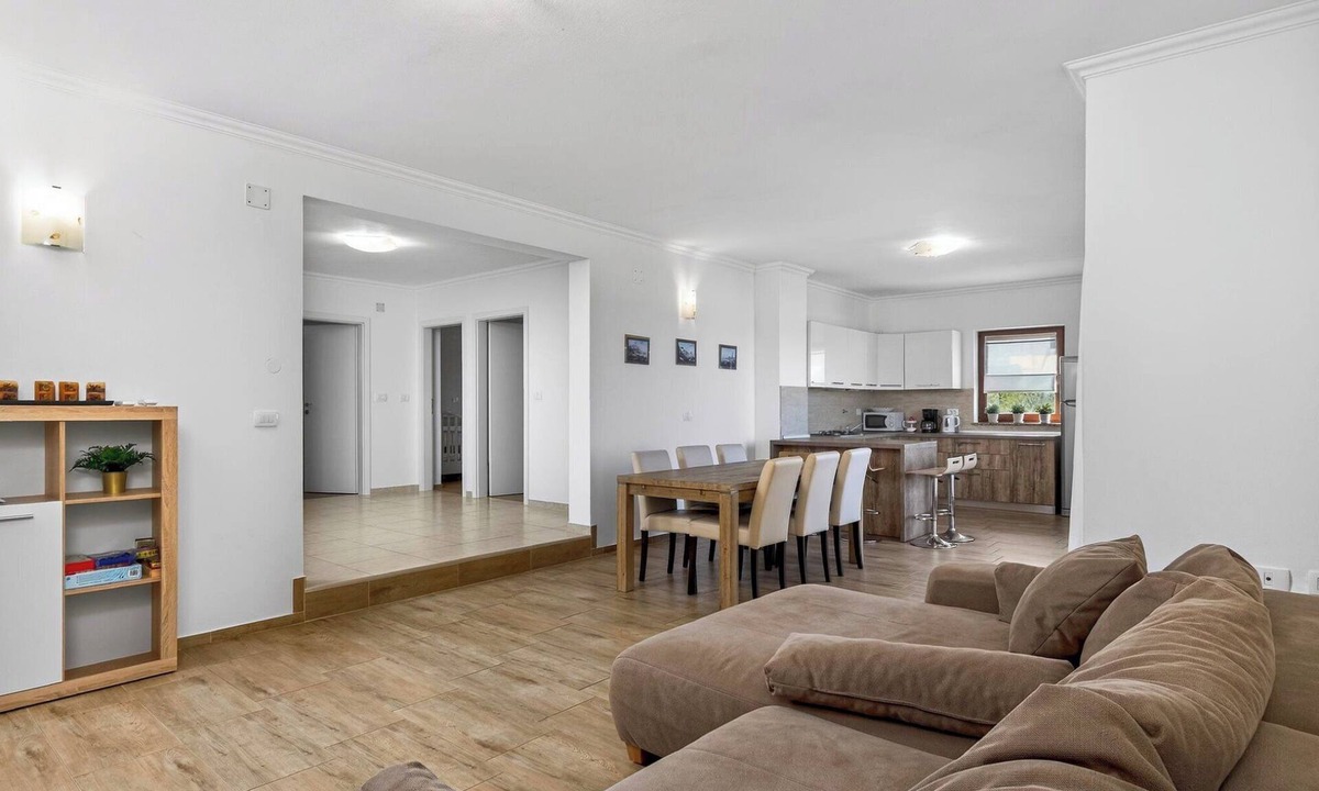 Plovanija Apartment | Apartments Belvedere-Three Bedroom Apartment with Balcony