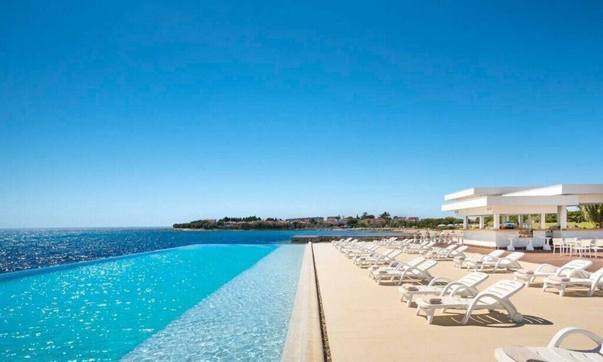 Antenal Apartment | Apartments Bojan, (15153), Novigrad, hr