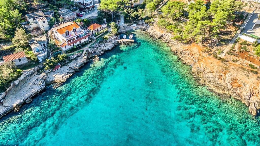 Vrbanj Apartment | Apartments by the sea Basina, Hvar - 5699