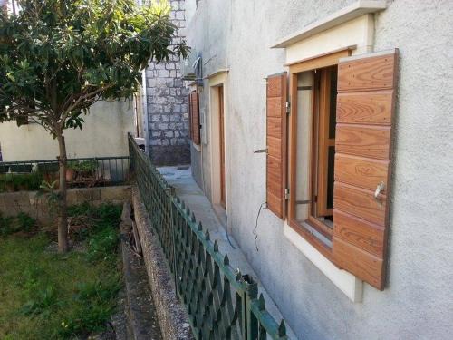 Kastel Stafilic Apartment | Apartments by the sea Kastel Stafilic, Kastela - 11539