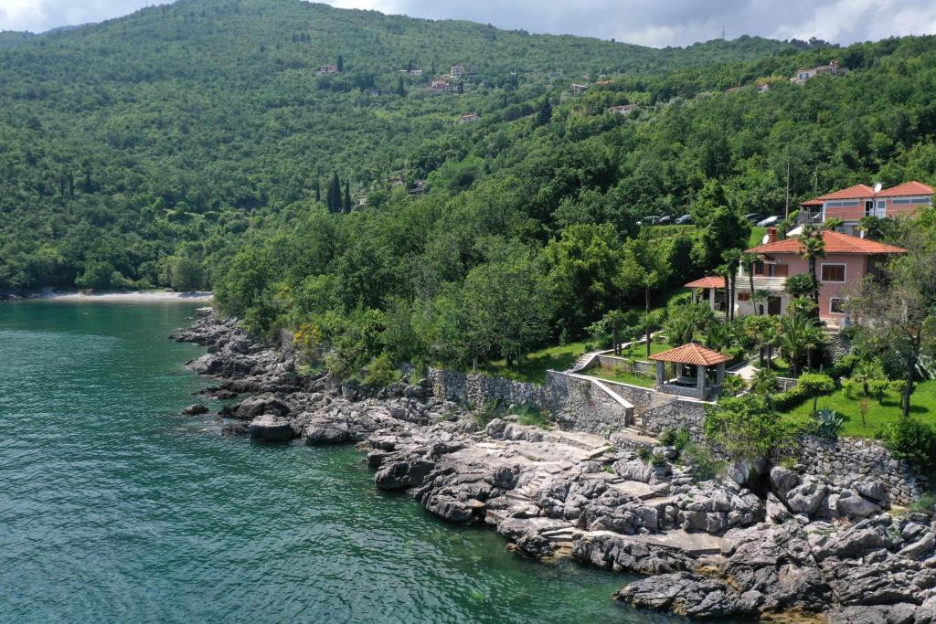 Medveja Apartment | Apartments by the sea Medveja, Opatija - 7722