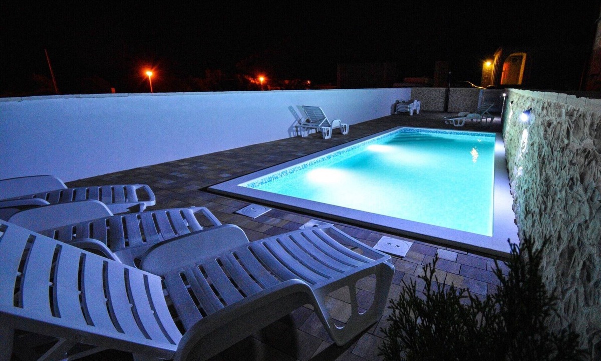 Vir Apartment | Apartments Ivka, (14510), Vir, hr