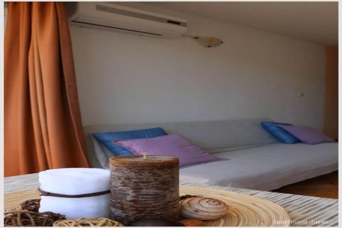 Podglavica Apartment | Apartments Juras - Studio Apartment with Sea View Marija