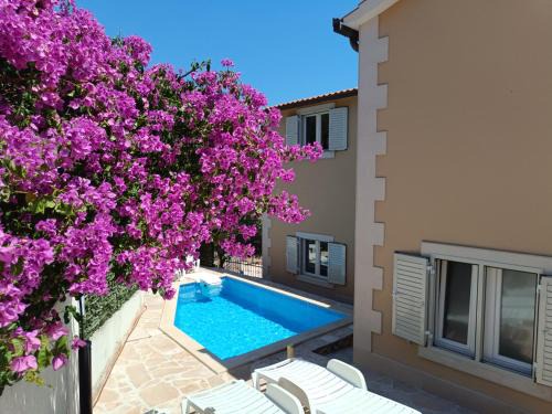Cove Osibova (Milna) House | Apartments Listes