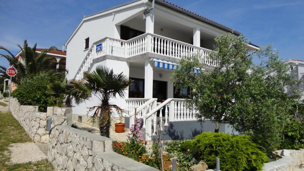 Vir Apartment | Apartments Lora