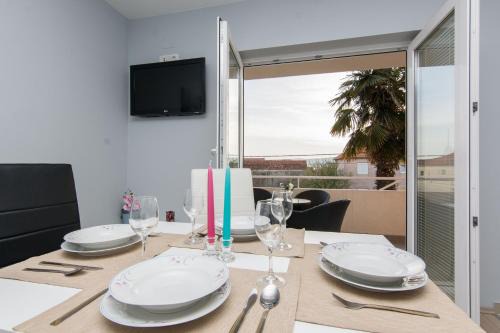Turanj Apartment | Apartments Mate