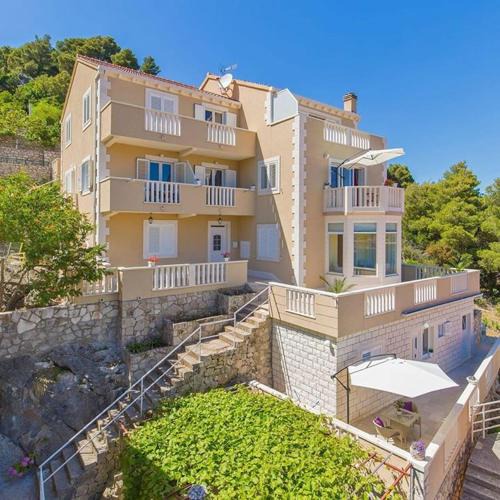 Sobra Apartment | Apartments More