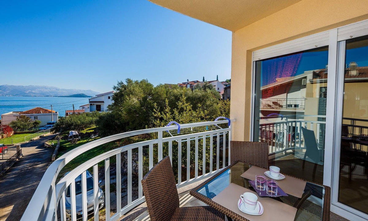 Arbanija Apartment | Apartments Nada Trogir-Arbanija, A nice app. with sea view, 100 m from the beach