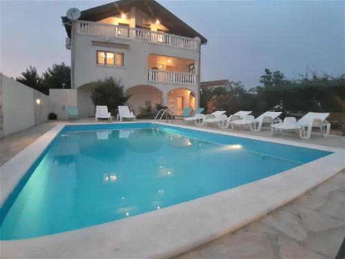 Galovac Apartment | Apartments"Nika" with private pool