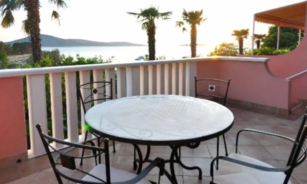 Prvic Luka Apartment | Apartments Njoko (11182-A1) - Prvic Sepurine