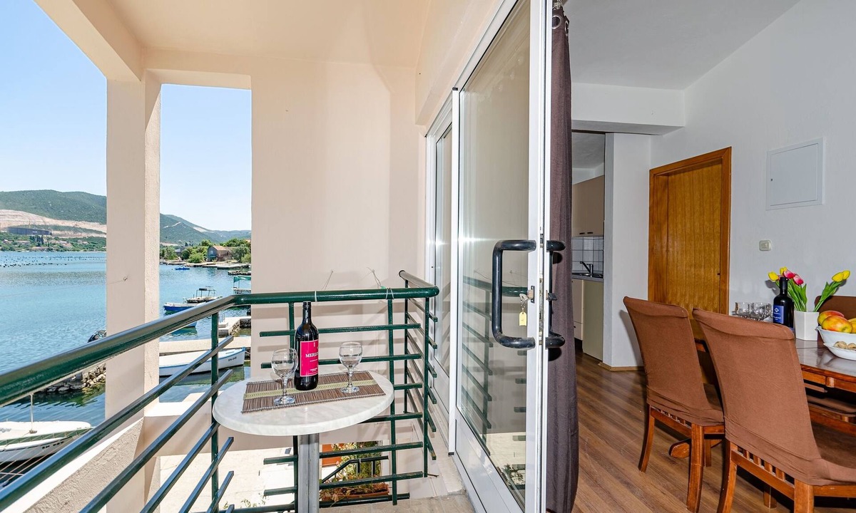 Putnikovic Apartment | Apartments Oliver (52861-A2) - Putnikovic
