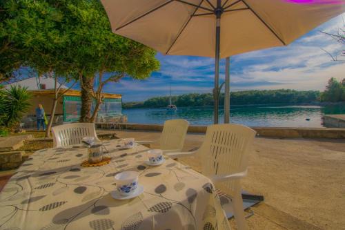 Punta Kriza Apartment | Apartments Punta Blue & Orange 5 m from the sea