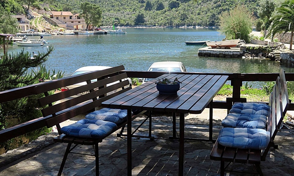 Okuklje Apartment | Apartments Vera - Comfort One-Bedroom Apartment with Terrace and Sea View (Irena)