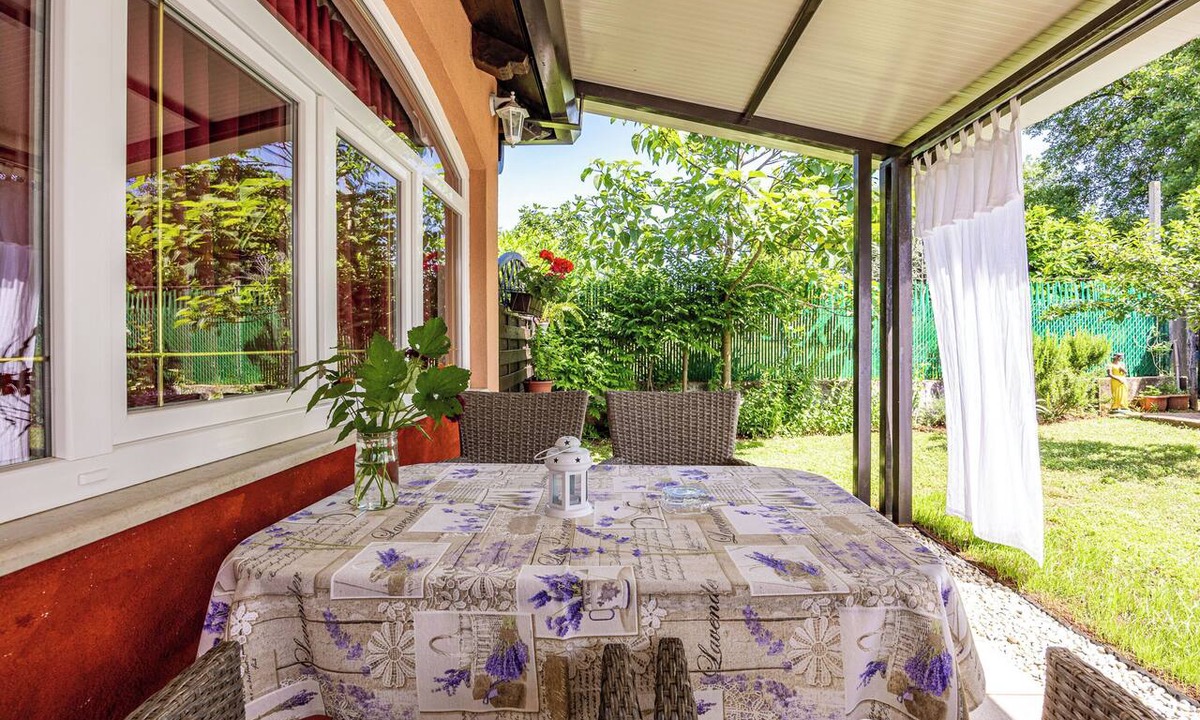 Fiorini Apartment | Apartments Villa Amaryllis (119691-A1) - Novigrad