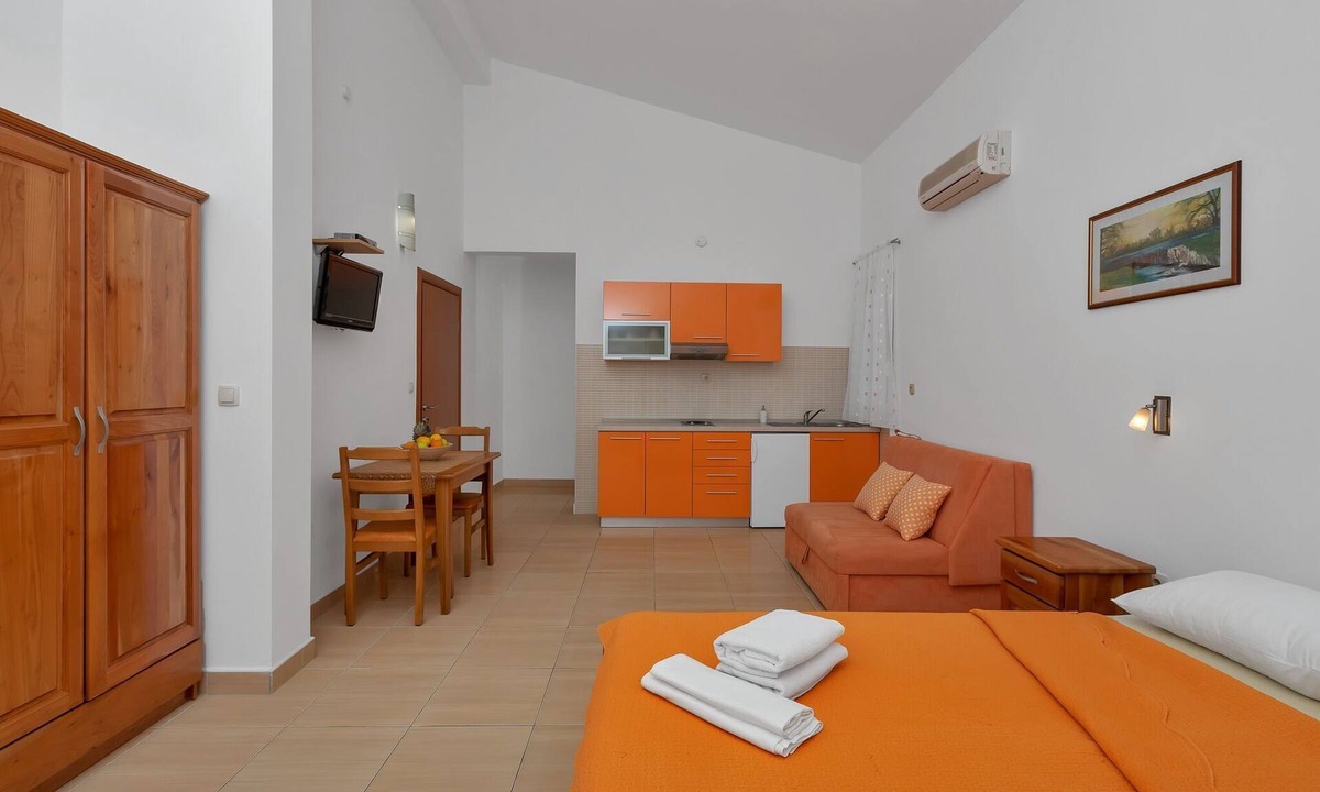 Baska Voda Apartment | Apartments Villa Juric- Studio Apartment (Žuti 3)
