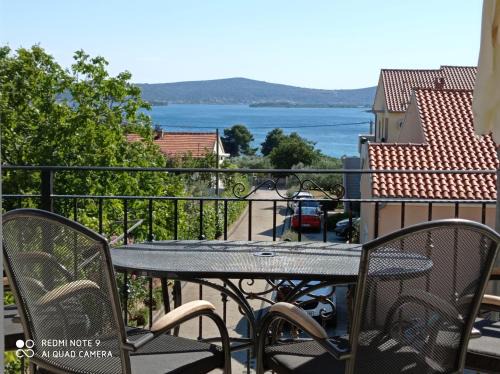 Sveti Filip i Jakov Apartment | Apartments Vodopija 300m to the beach