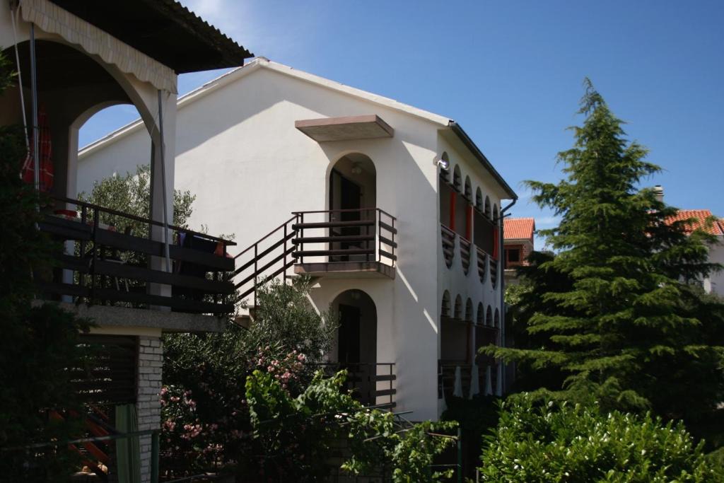 Susica Apartment | Apartments with a parking space Murter - 5102