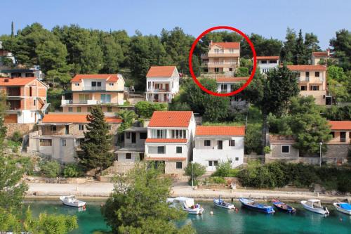 Vrbanj Apartment | Apartments with parking space Basina, Hvar - 12420