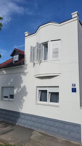Daruvar Villa | Aurora Inn