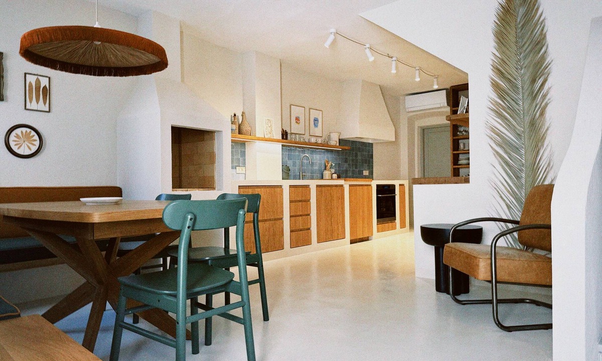 Komiza House | Authentic 4 bedroom stone house, situated in the very heart of old Komiza town