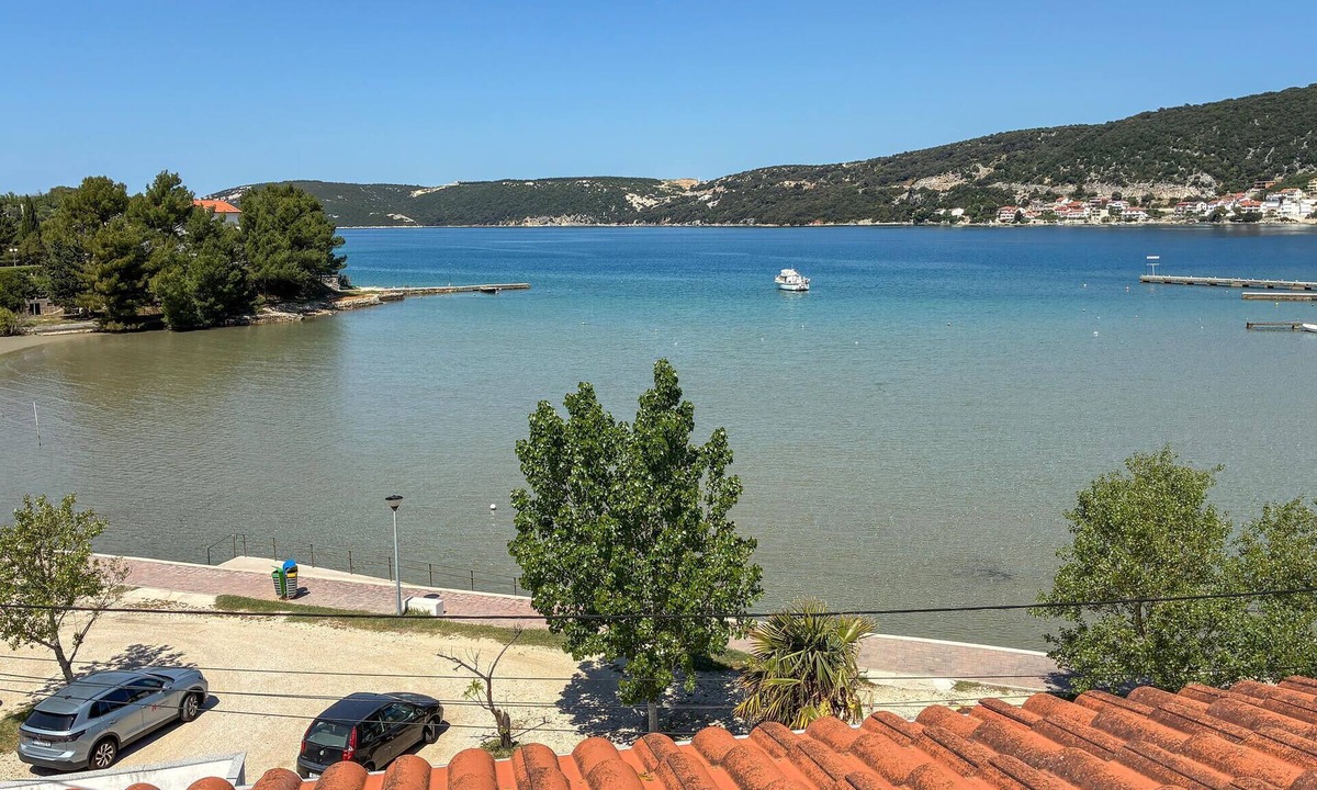 Rab Town Apartment | Awesome apartment in Rab Sup.Draga with WiFi