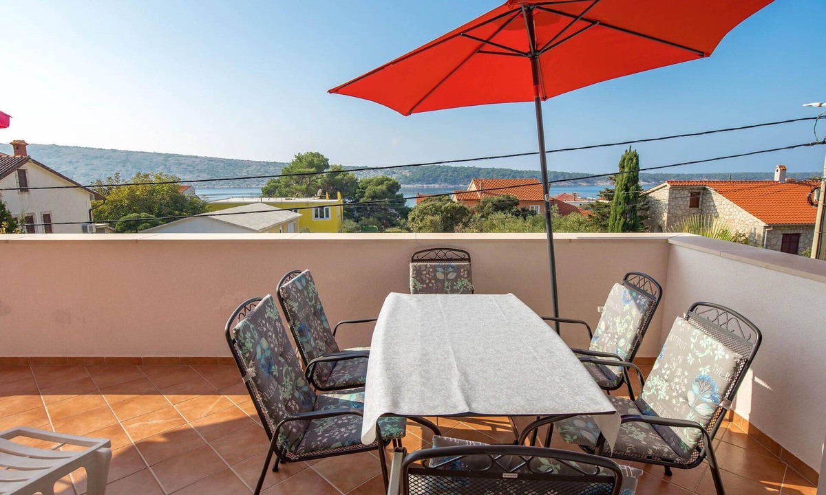 Barbat na Rabu Apartment | Awesome apartment in Barbat-Rab