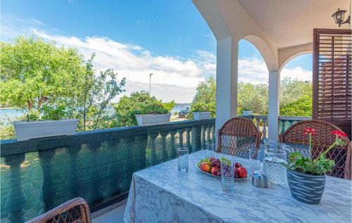 Raslina Apartment | Awesome Apartment In Raslina