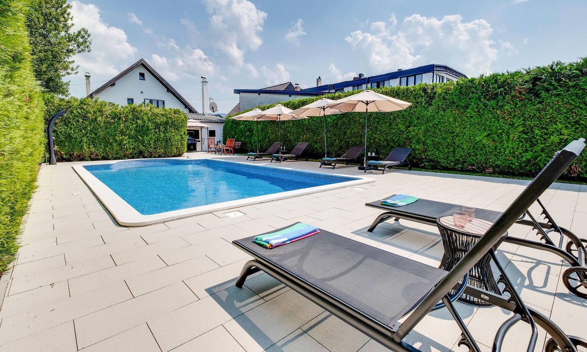 Strmec Stubicki House | Awesome home in Stubicke Toplice