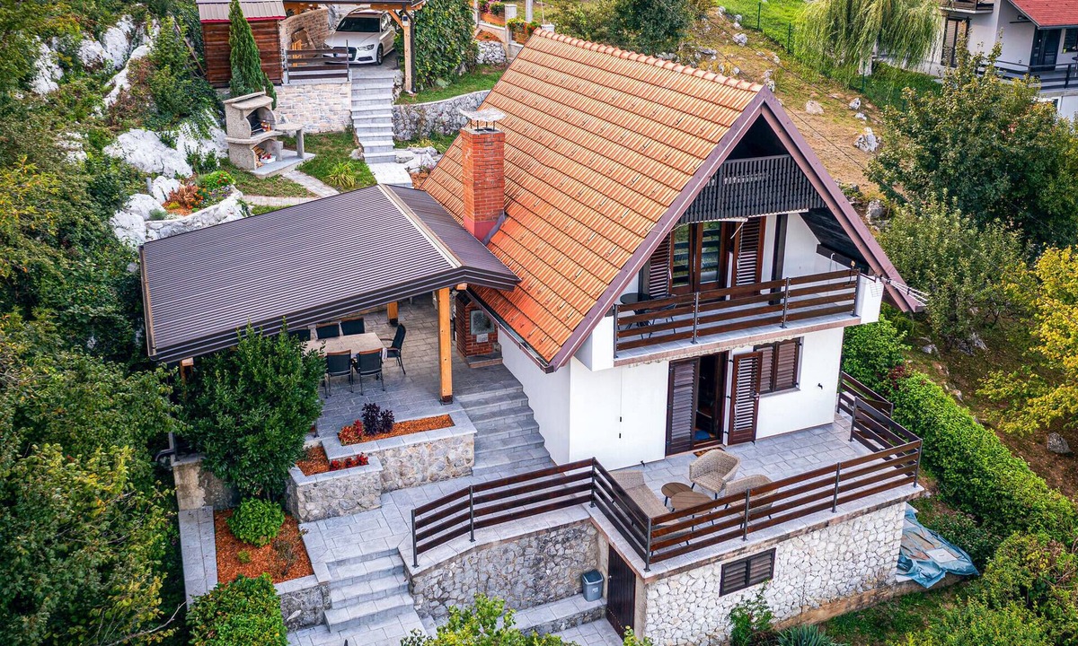 Duga Resa House | Awesome home in Donji Zvecaj with sauna