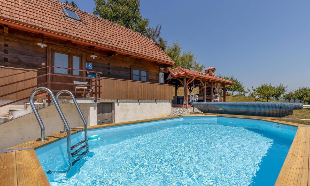 Ozalj House | Awesome home in Jaskovo with heated swimming pool