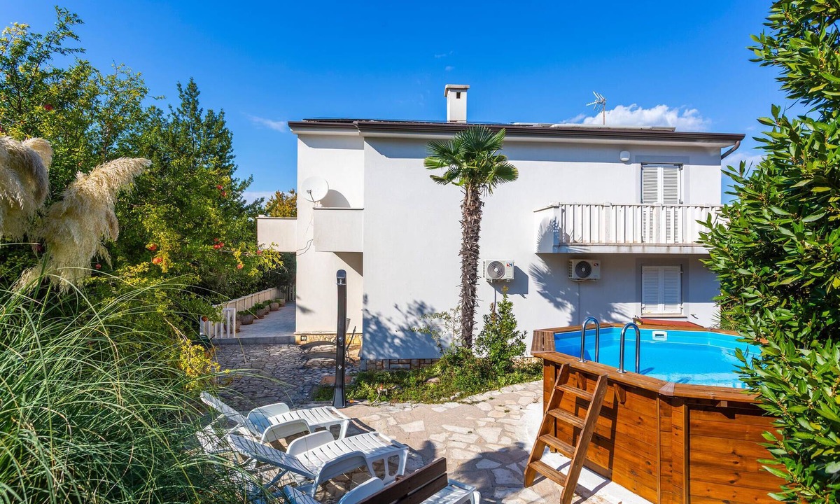 Malinska House | Awesome home in Malinska with WiFi