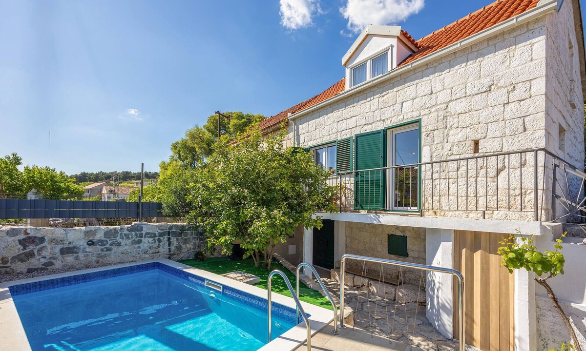 Gustirna House | Awesome home in Marina