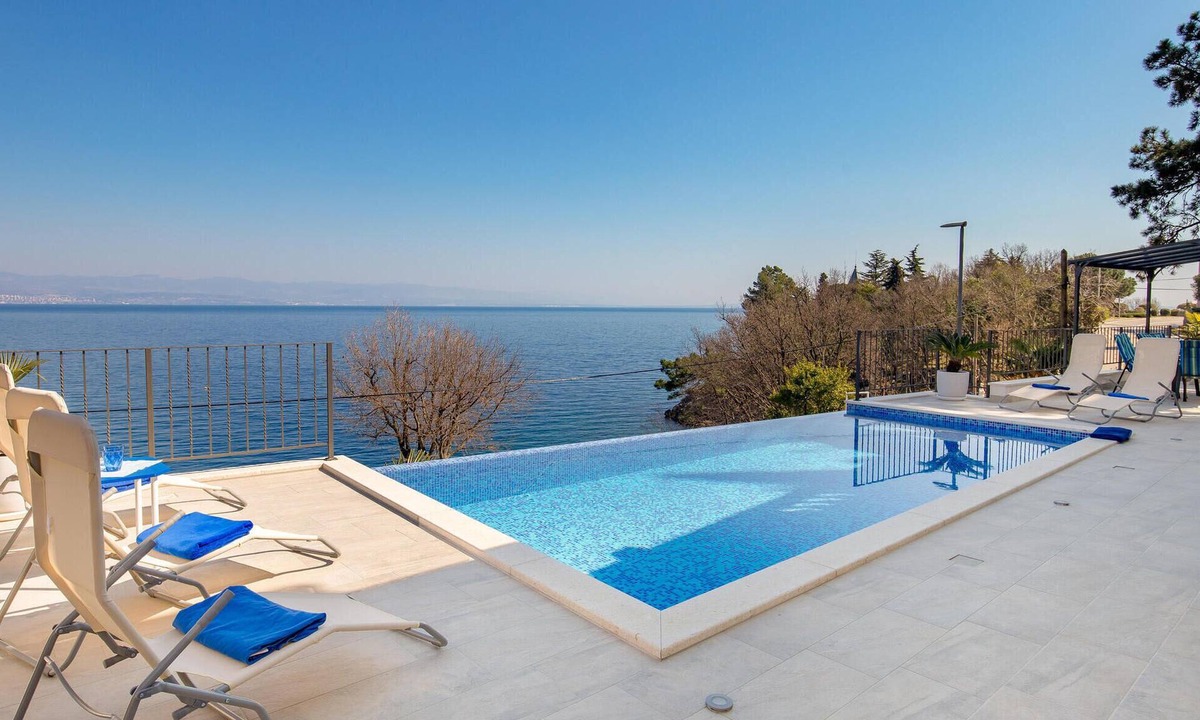 Medveja House | Awesome home in Medveja