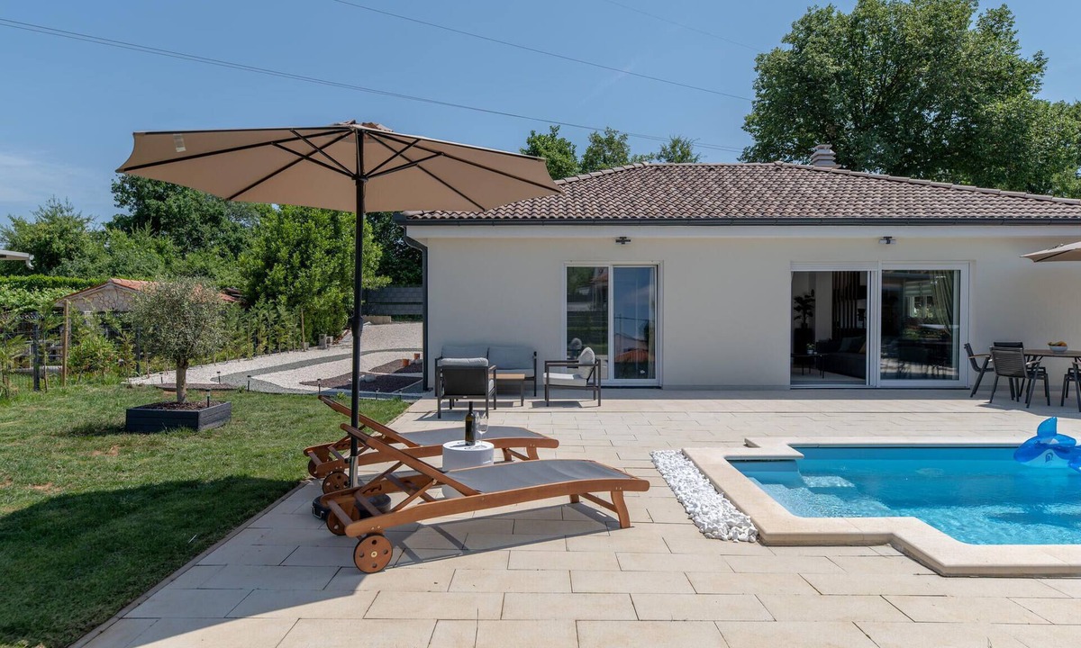 Nedescina House | Awesome home in Nedescina with sauna