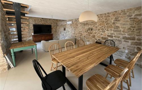 Benkovac House | Awesome Home In Podgrade With Sauna