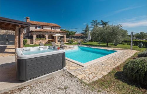 Kosinozici House | Awesome Home In Porec