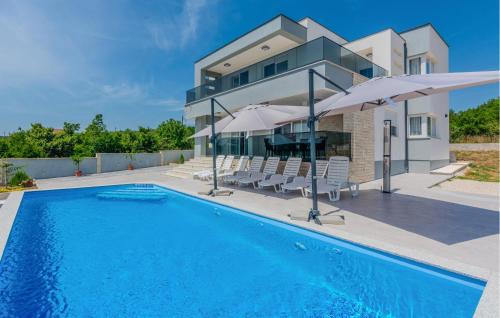 Slivnica House | Awesome Home In Slivnica Donja