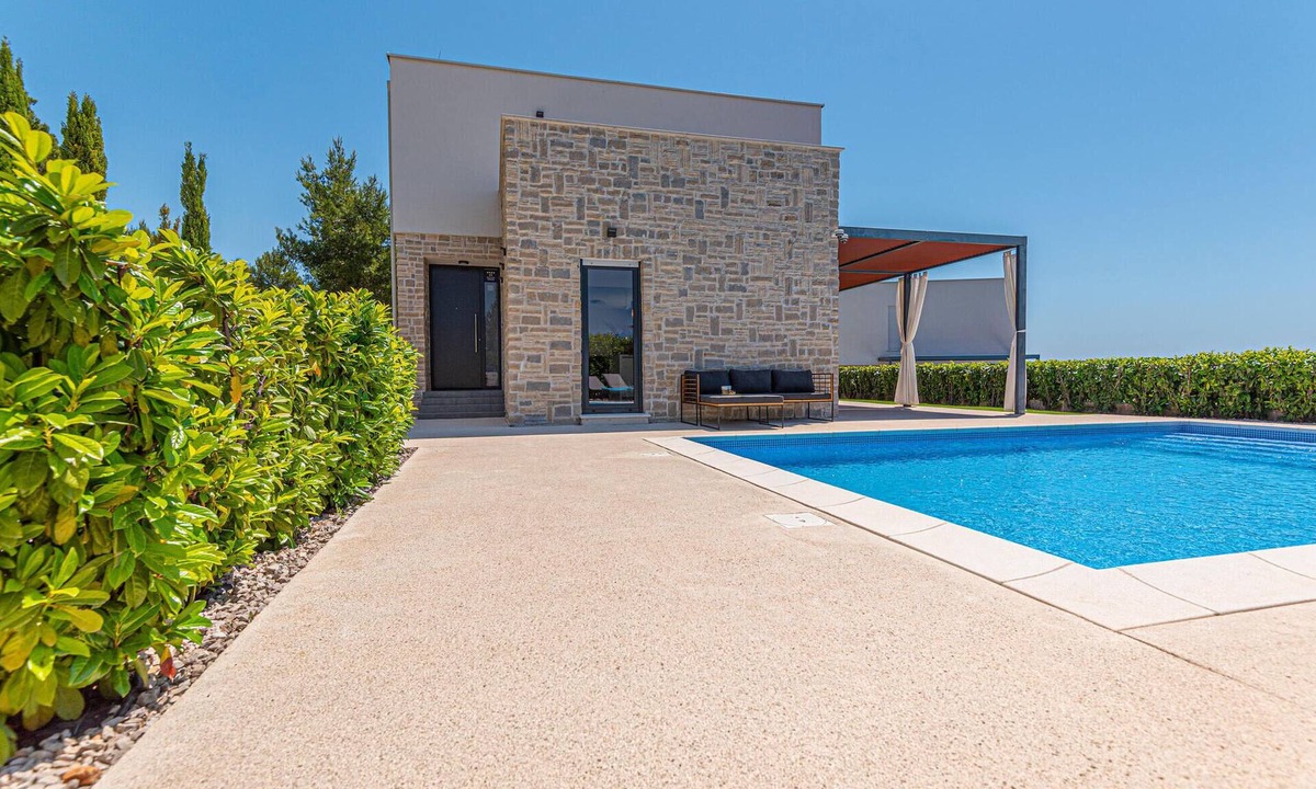 Tribunj House | Awesome home in Tribunj with private swimming pool, can be inside or outside