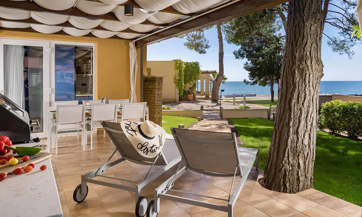 Monterol House | Awesome home in Umag with swimming pool