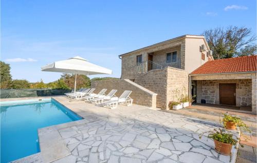 Unesic House | Awesome Home In Unesic