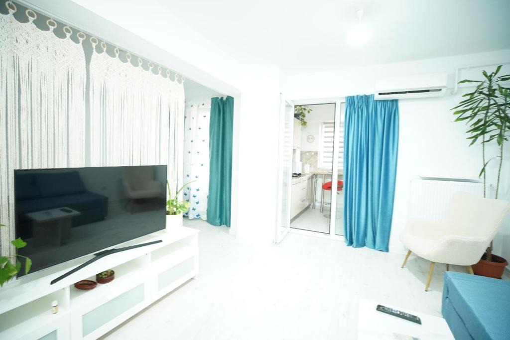 Sector 5 Apartment | Azure Studio Central Adress